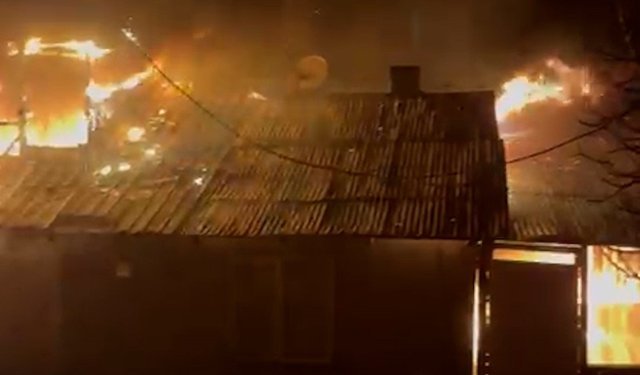 Bolu’da tek katlı ev küle döndü