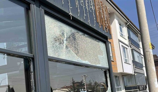 “Gece Yarısı Pusu: Bolu’da Restorana Silahlı Baskın”