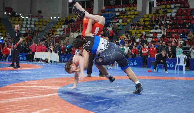 40 ilden 500 sporcu Bolu’da mindere çıktı