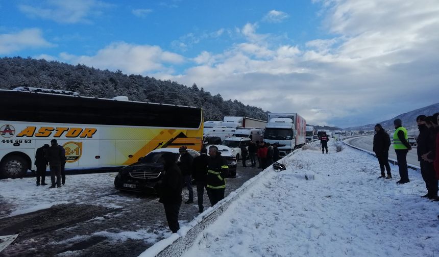 Zincirleme trafik kazasında 5 kişi yaralandı