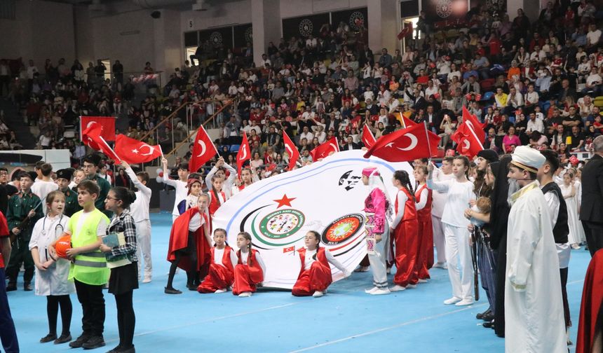 Bolu'da coşkulu 23 Nisan şenlikleri