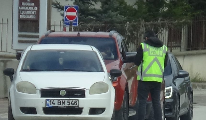 Mudurnu'da 3 sürücüye 39 bin lira ceza