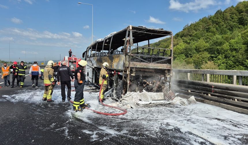 Yolcu otobüsü alevlere teslim oldu