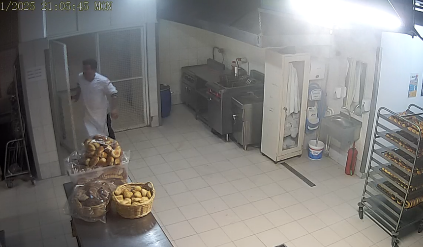 Grill cihazı alev aldı, otel kül oldu