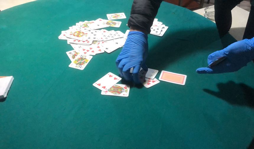 Bolu’da dernek lokaline kumar baskını