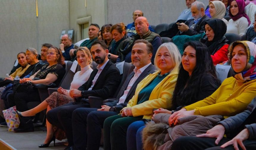 Bolu’da "Karışık Kaset 2" konserine yoğun ilgi