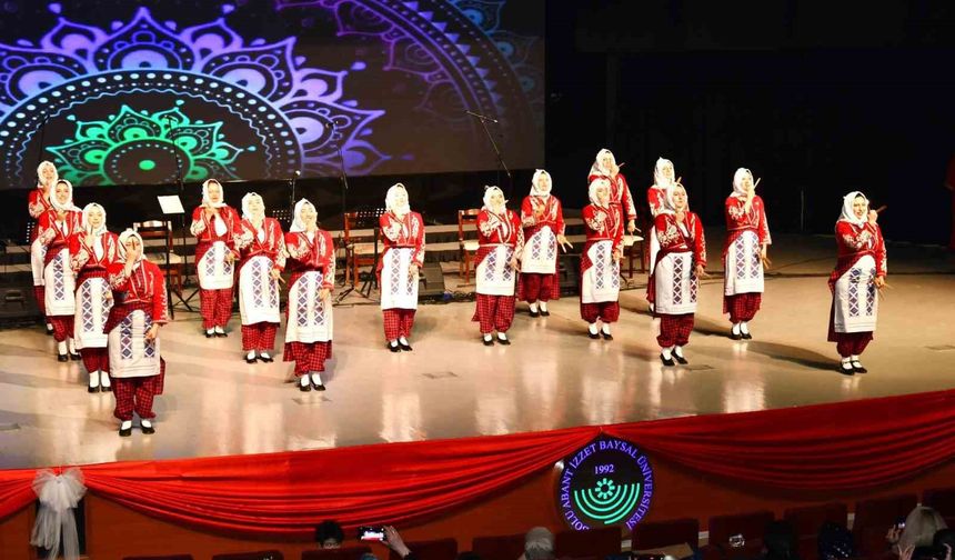 Bolu’da öğretmenlerden unutulmaz kültür ve sanat gecesi