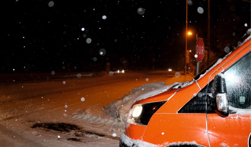 Bolu Dağı’nda kar yağışı devam ediyor