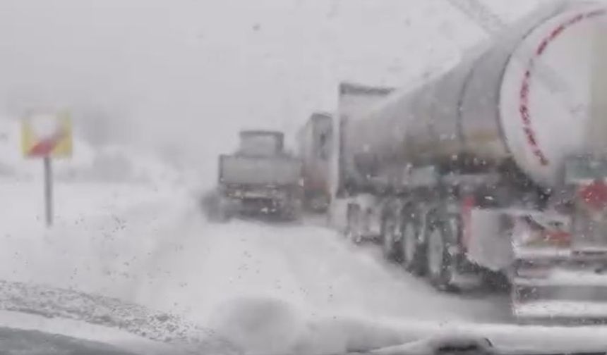 Bolu’da Gerede-Samsun yolu çift şeritten ulaşıma kapalı
