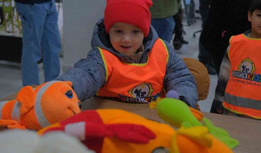 Minik ellerden, büyük destek eli