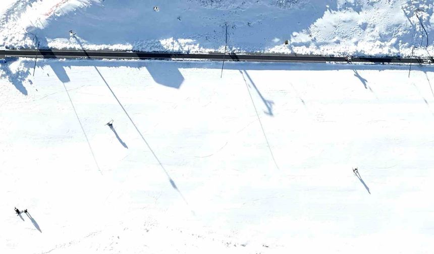 Kartalkaya’da kayak sezonu açıldı