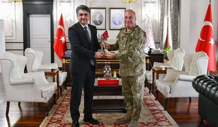 MAVİ BERELİLERİN KOMUTANI GÖREVE BAŞLADI