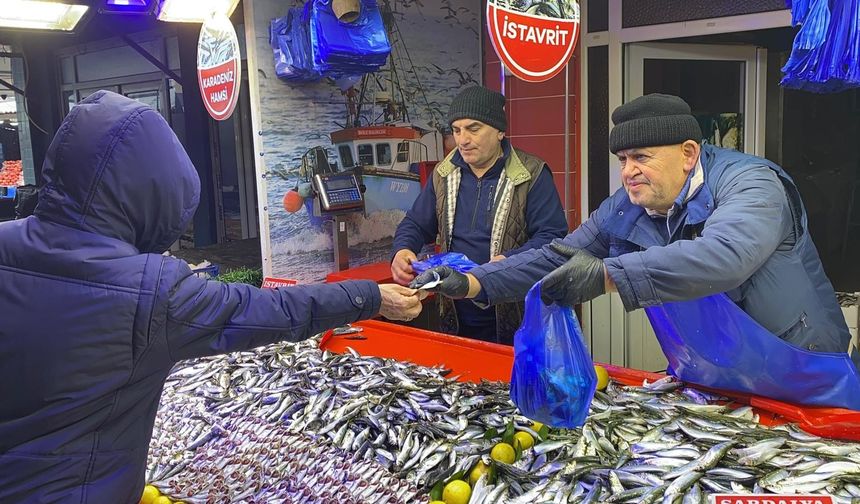 Fırtına tezgahları vurdu