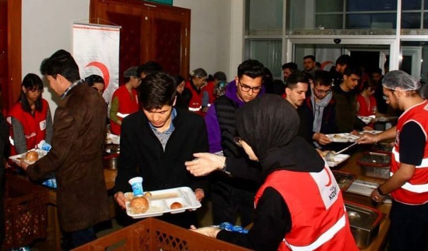 Bolu’da Ramazan Sofraları Kızılay ile Büyüyor