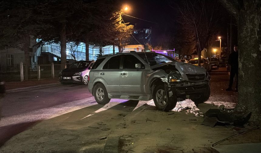 Bolu’da ciple otomobil çarpıştı: Araçlar ağır hasar aldı