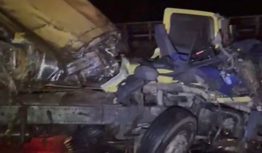 Bolu’da Feci Kaza: Ankara İstikametinde İki Tır Çarpıştı, 1 Yaralı