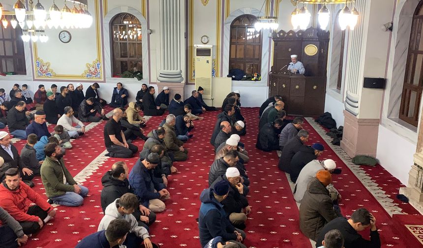 Bolu’da İlk Teravih Coşkusu: Camiler Doldu Taştı