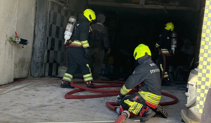 Bolu'da oto kuaför dükkanında çıkan yangın paniğe neden oldu