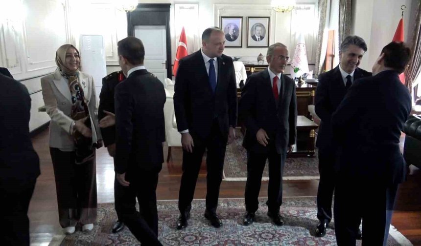 Bolu’da protokol bayramlaştı