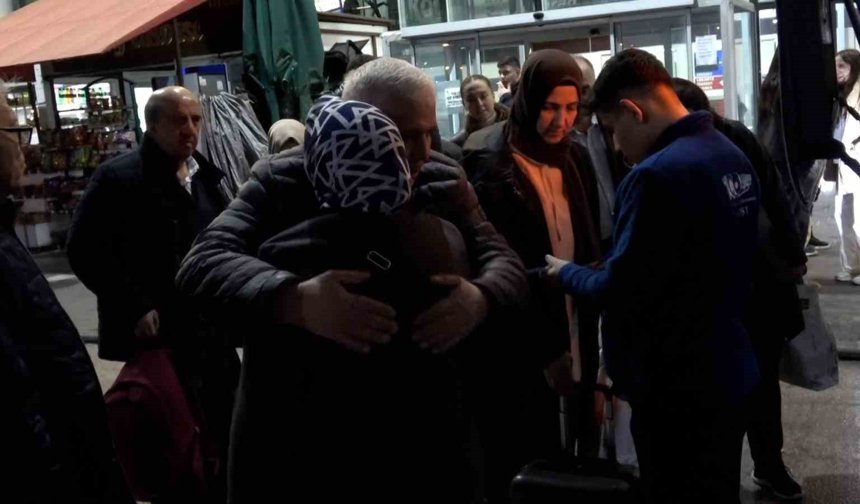 Dönüş Yoğunluğu Erken Başladı, Otogar Doldu Taştı