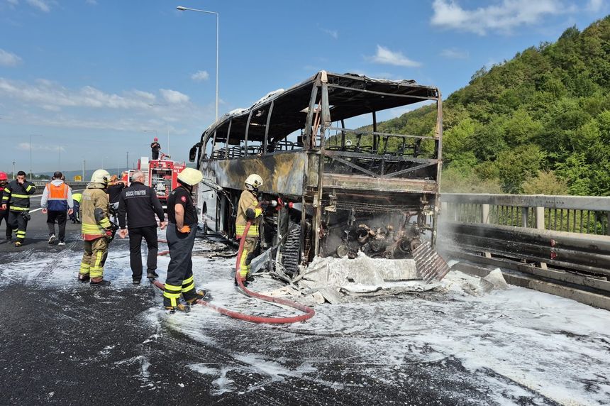 Yolcu otobüsü alevlere teslim oldu